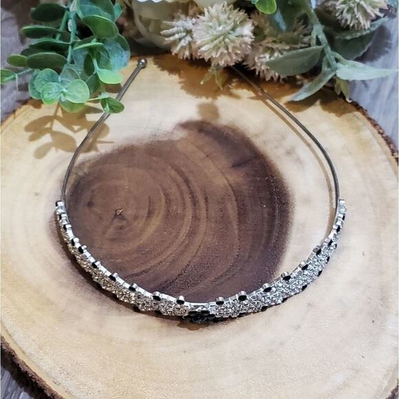 𝅺Jeweled crystal and black headband‎ - Picture 5 of 6